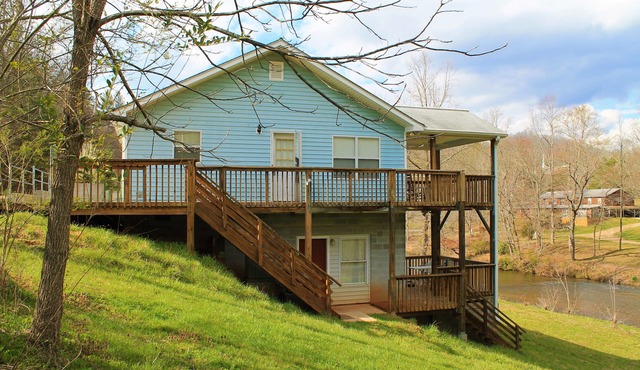 Best Of Smokies, Riverfront, Waterfalls - Paradise - Why Pay More - DEAL!