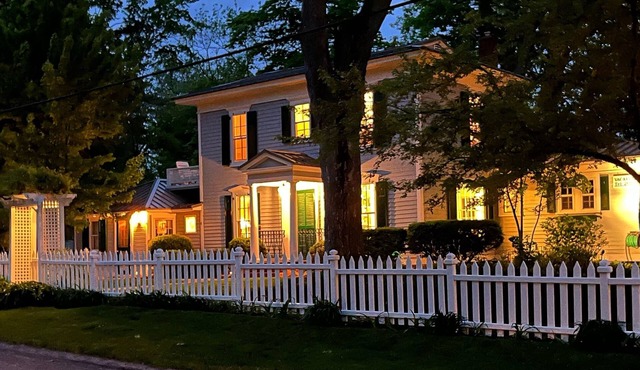 Best Place in Town! Summer Filling Fast! Winter & Spring Getaways Are Wonderful!