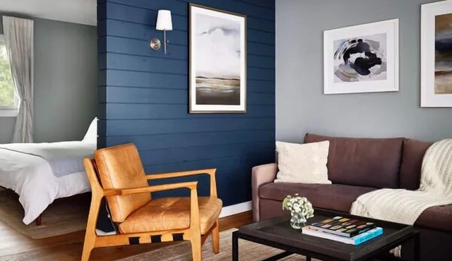 Best Place to Stay in East Hampton w/Free Parking & Breakfast! 4 Relaxing Units