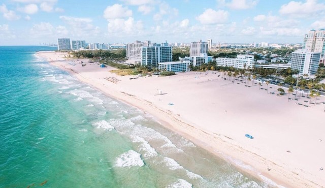 Best Place to Unwind! Near Las Olas and Museums, 4 Relaxing Units, Outdoor Pool!