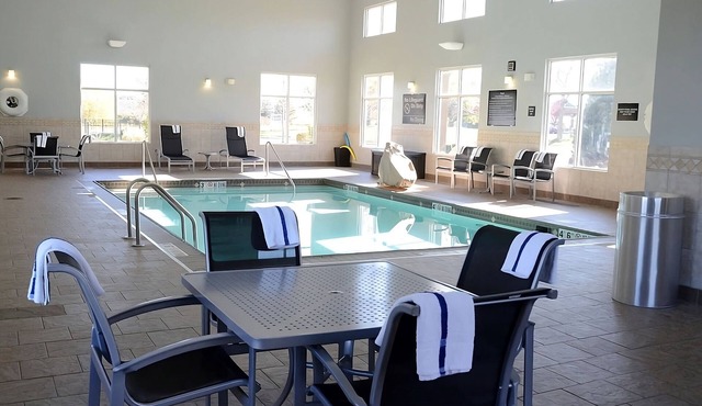 Best Place to Unwind! 2 Comfortable Units, Indoor Pool, Free Breakfast!