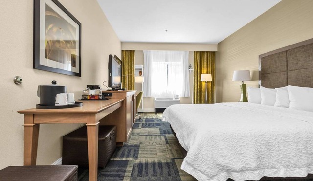 Best Place to Unwind! Outdoor Pool, Pets Allowed, Near Southwood Park!