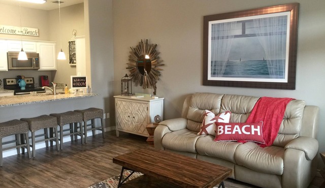 Best pool on the Island! Walk to beach! & 10/10 Rated!