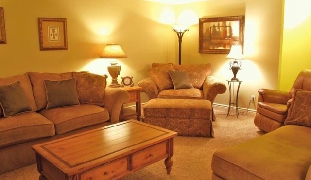 BEST REVIEWS! Relax and be Comfortable with Big Screen TV, Hot Tub and BBQ