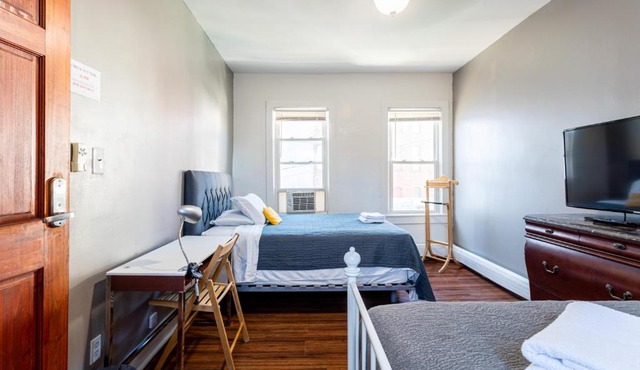 Best Room To Visit NYC-Subway Access