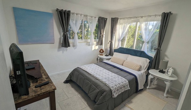 Best single house! Centrally located, 10min away from Aventura mall & Hard Rock