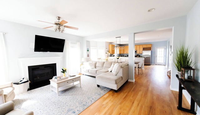 Best Sleeping & Gathering Home by Downtown and UVA