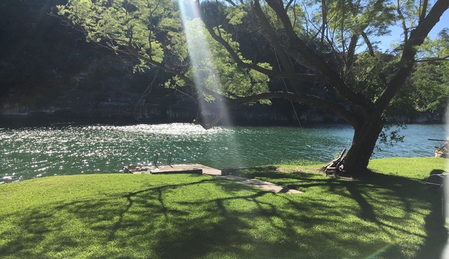 BEST SPRING BREAK DESTINATION! HOUSE AND CABIN, FABULOUS PRIVATE RIVERFRONT.