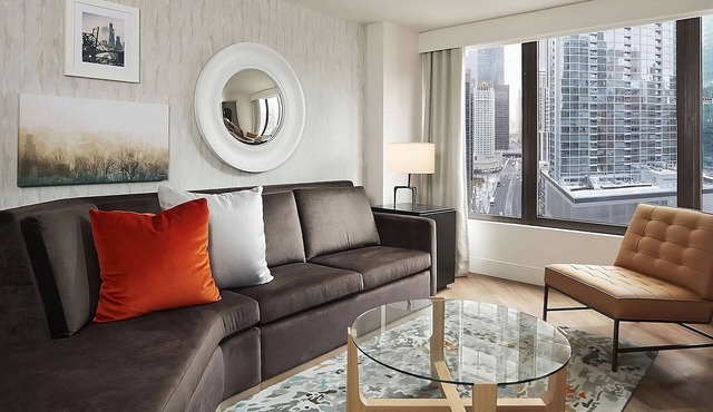 Best Stay! 3 Relaxing Units, Onsite Pool, Parking, Near Art Institute of Chicago