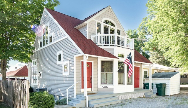 Best Sunsets on Indian Lake. Perfect for fall & winter escapes! Close to skiing.