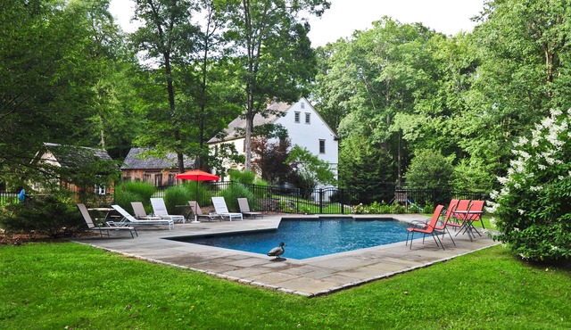 Best Town 1.5% NYC PoshPadsCT "SENTRY HILL", Mint 6BR, Heated Pool, Bike, BBQ