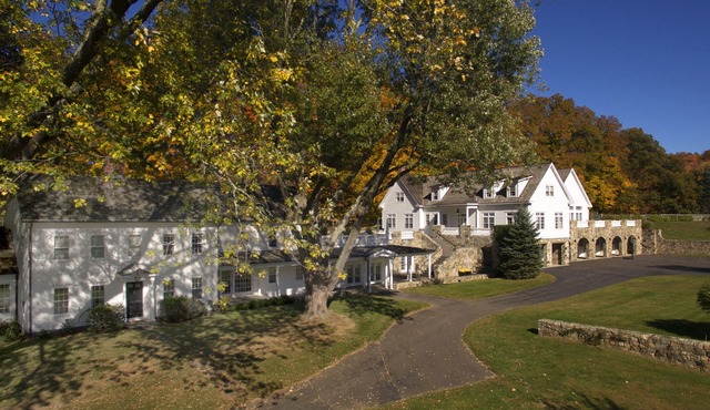 Best Town & Estate 2 Hrs NYC, Heated Pool, Restaurants, Shops, 2BBQs, PoshPadsCT
