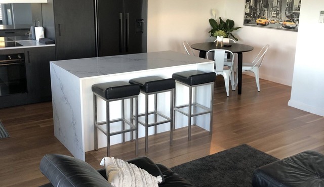 Best Value 3 Bed Brisbane Self-Contained Apartment With City Views Sleeps 7