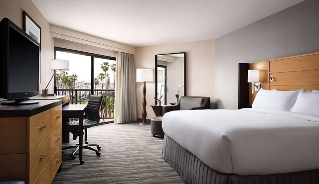 Best Value, Quality Stay! Pet-Friendly, Short Drive to Venice Beach Boardwalk