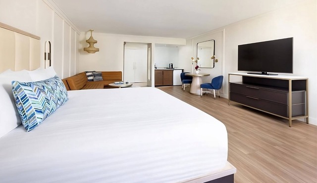 Best Value, Quality Stay! Pool, Dog-friendly, Walk to Lake Calabasas Park