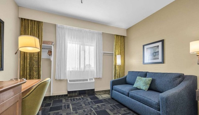 Best Value, Quality Stay! Outdoor Pool, Pets Allowed, Near Southwood Park!