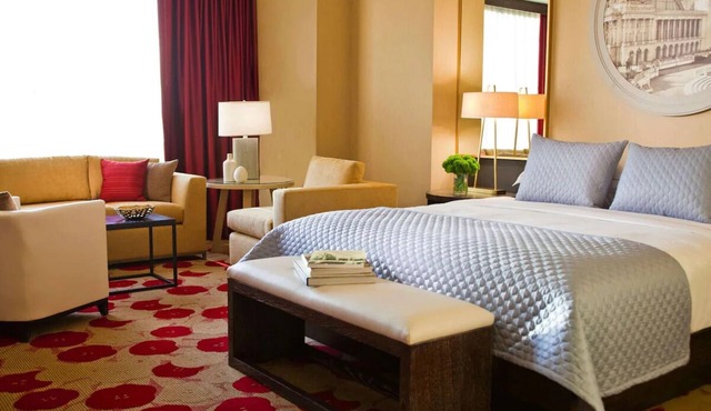 Best Value, Quality Stay! Pool, Pet-Friendly, Close to Water Tower Chicago!