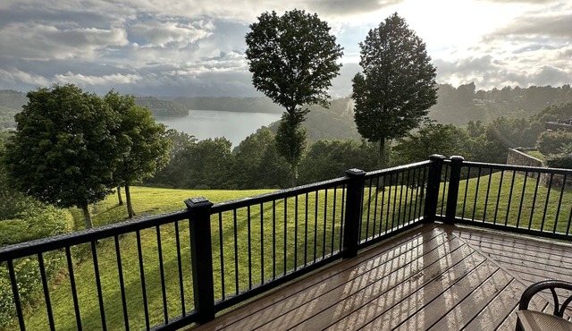 Best View and Location on Dale Hallow Lake!nVery Private and Beautiful.