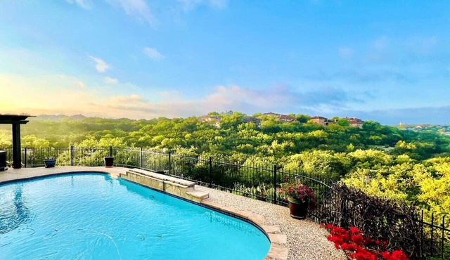 Best View in SATX! Exclusive Hilltop Gem|POOL|HTub