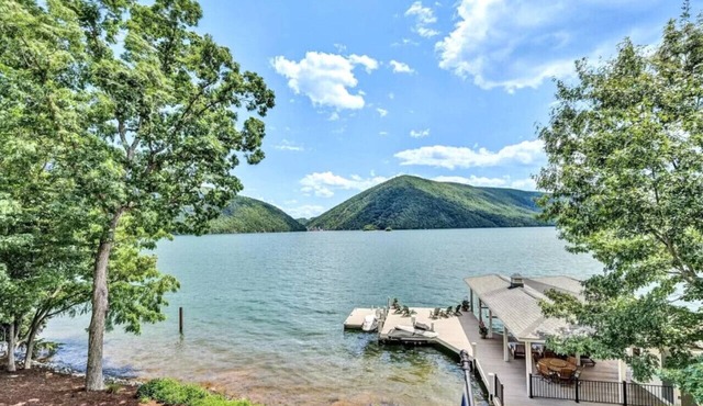 BEST VIEW~Luxury 8500 Sq Ft~6 bedroom 5 Flex Rooms