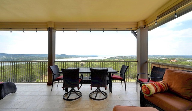 BEST View of Lake Travis! Largest 3 Bed-3 Bath Floor Plan-THE HOLLOWS-Sleeps 8