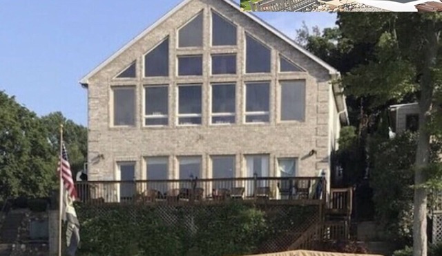 Best Views And Most Space, Comfortably Sleeps 30 with Endless Opportunities!