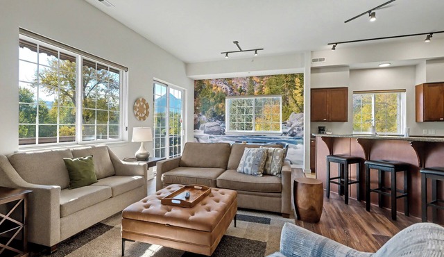 Best Views in Leavenworth from Downtown 2-bedroom Condo