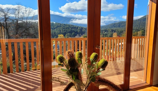 Best views in Marysville high up on the hill!