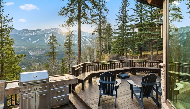 Best Views of Breckenridge! Perfect home to stay after a long day on the slopes!