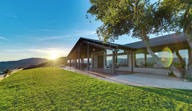 Best views of the Santa Ynez Valley! 4 Bedrooms, infinity edge pool and sauna