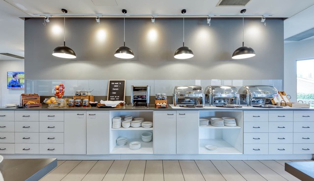 Best Western Airport Motel and Convention Centre