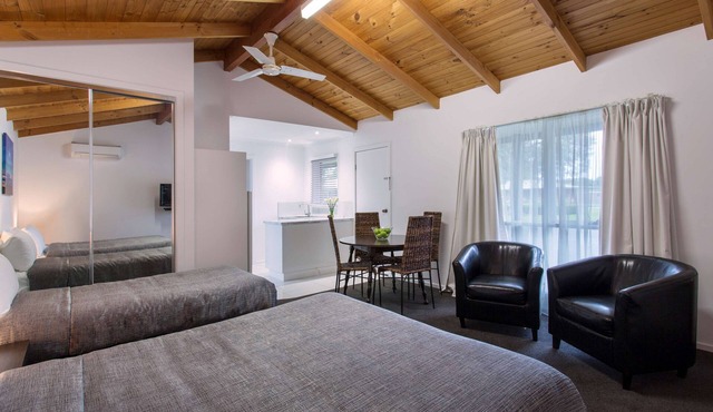 Best Western Colonial Village Motel