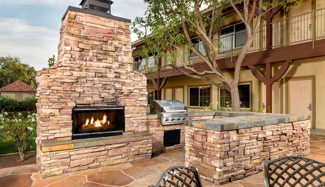 Best Western Corona Hotel & Suites