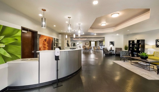 Best Western Douglas Inn & Suites
