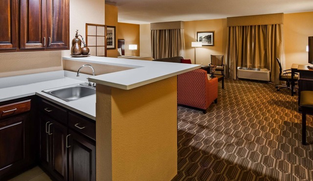Best Western Granbury Inn & Suites