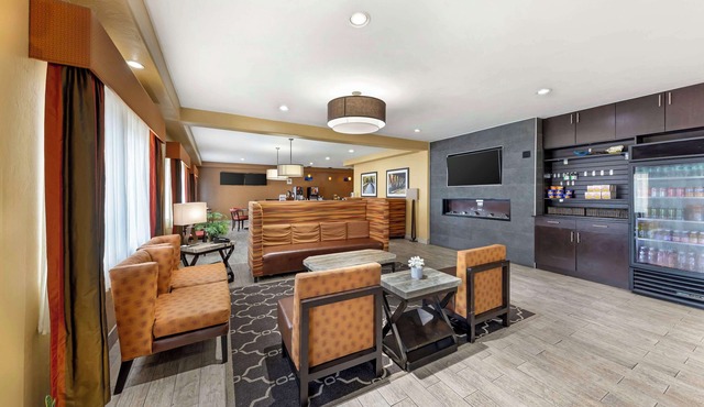 Best Western Greentree Inn & Suites