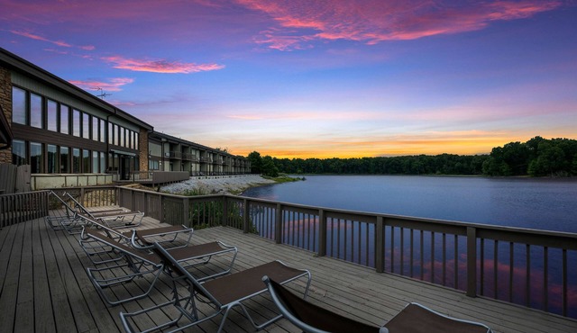 Best Western Indian Oak