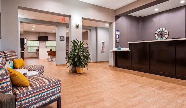 Best Western Ingleside Inn & Suites