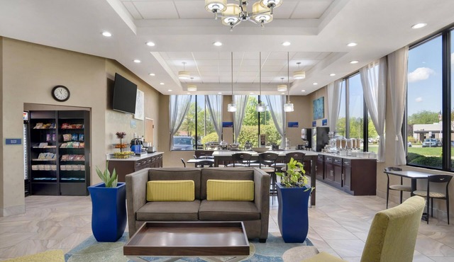 Best Western Inn & Suites - Monroe