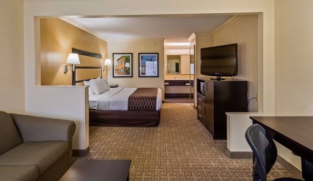 Best Western Inn & Suites