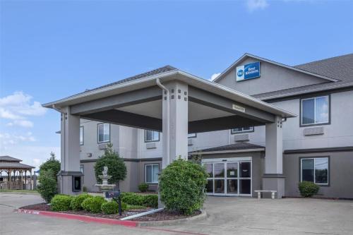 Best Western Limestone Inn and Suites