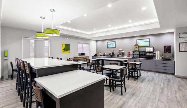Best Western Palace Inn & Suites
