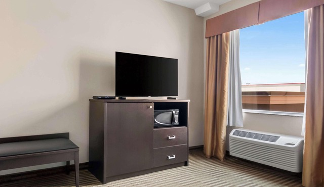 Best Western Plus Fergus Hotel