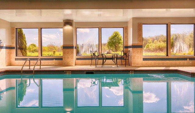 Best Western Plus Bass Hotel & Suites