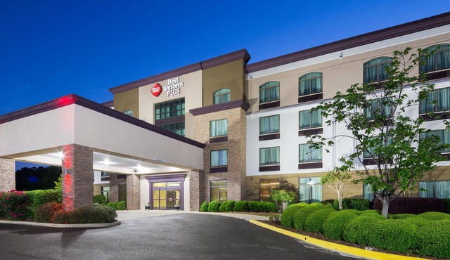 Best Western Plus Birmingham Inn & Suites