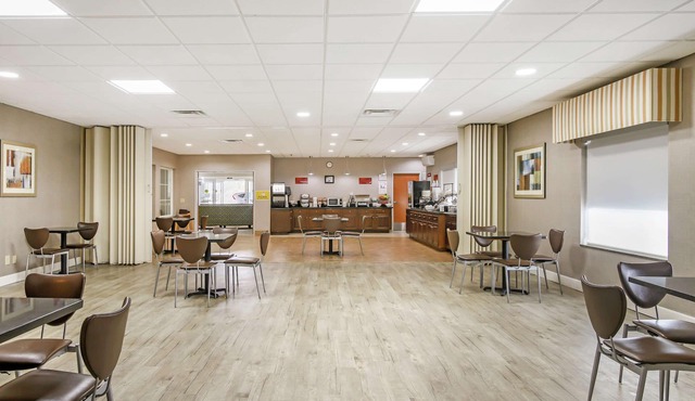 Best Western Plus Brunswick Inn & Suites