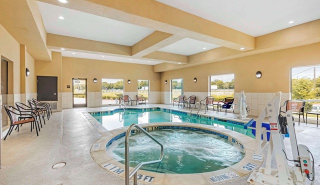 Best Western Plus Burleson Inn & Suites