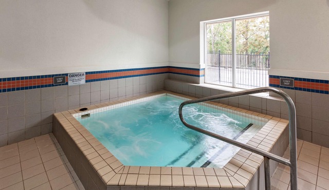 Best Western Plus Burlington Inn & Suites