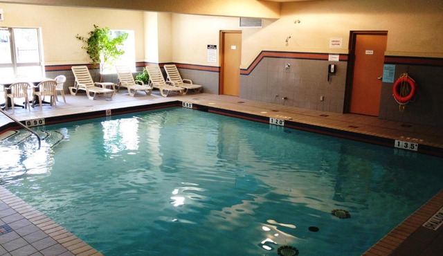 Best Western Plus Burlington Inn & Suites