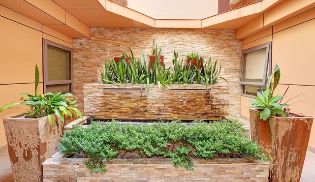 Best Western Plus Camperdown Suites